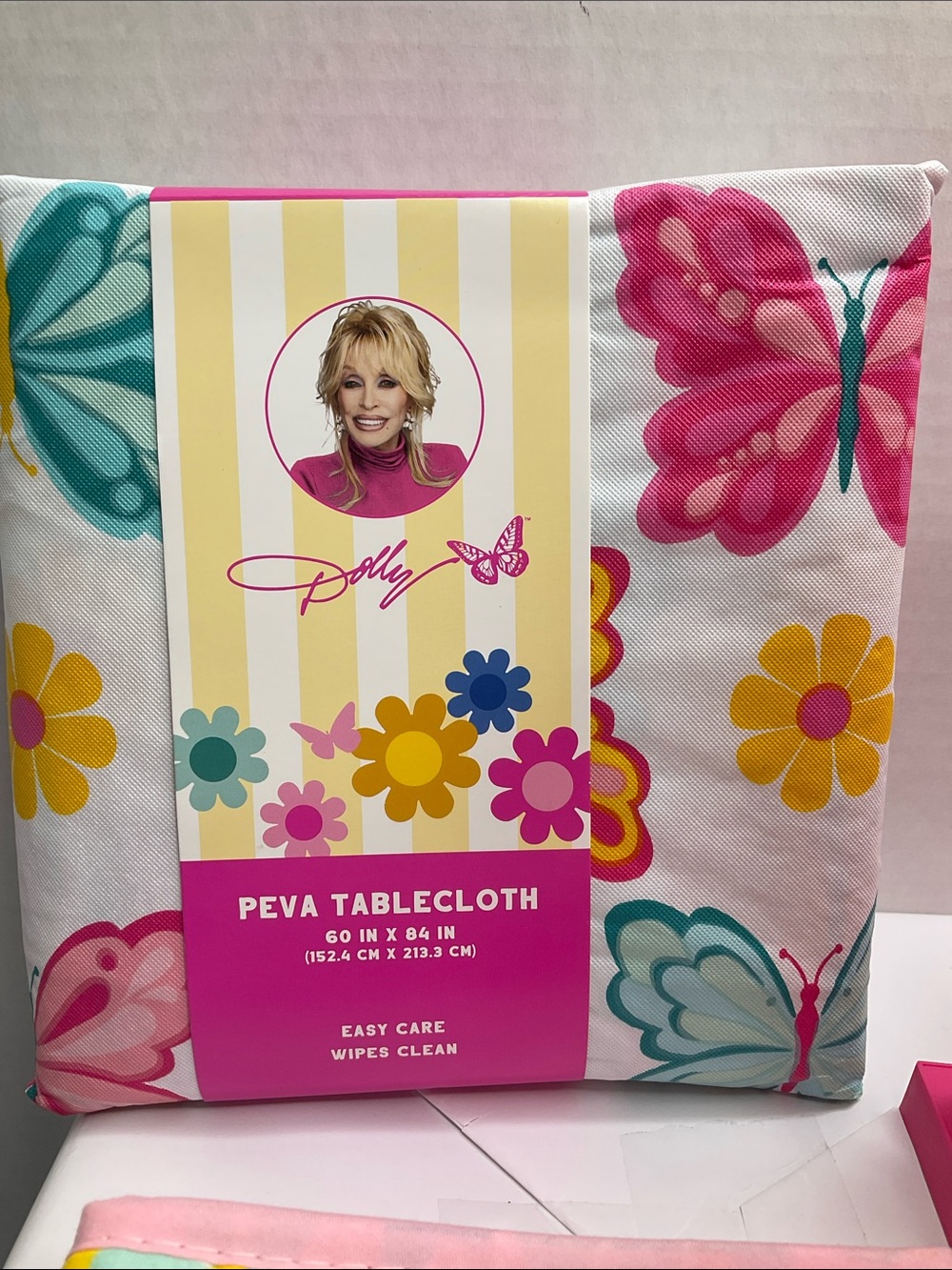 Dolly Parton LED Lantern & Floral Kitchen Set - Pink - Picture 3 of 5